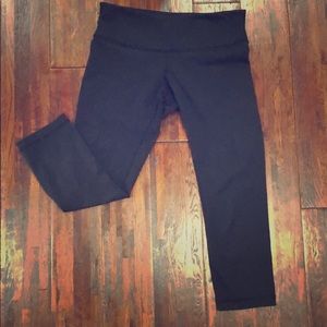 Lululemon Black Wunder Under Crop, Sz 8